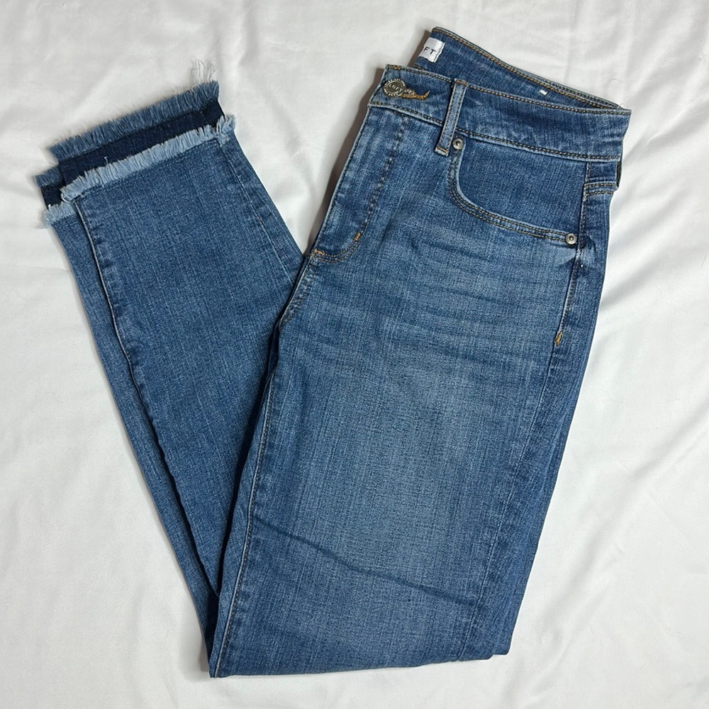 Like New Loft Hi-Rise Raw Hem Skinny Jean